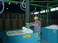Vacuum lifter of the company AERO-LIFT transporting sacks