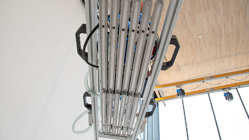 Special device vacuum lifter from AERO-LIFT for handling solar modules photographed from below