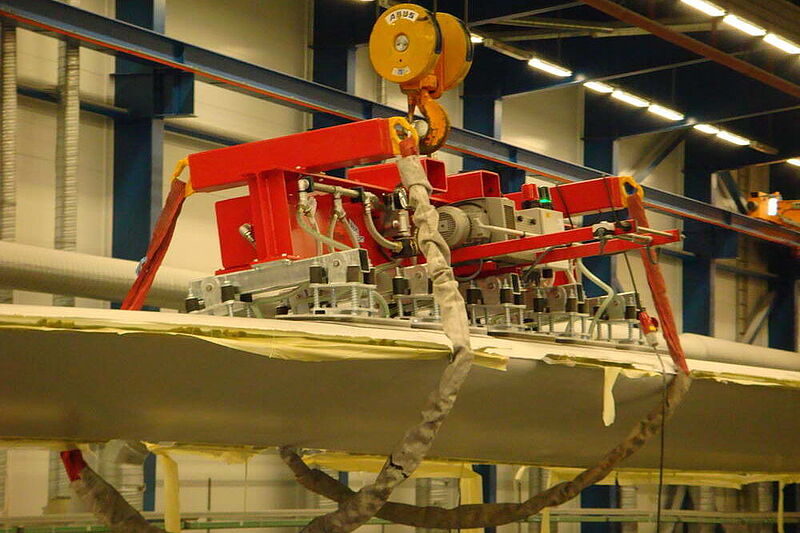 Vacuum lifter from AERO-LIFT for wind power