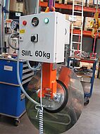 mains-independent battery operated vacuum lifter in a workshop
