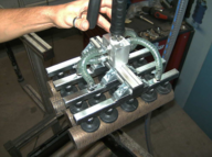 Cutting of round material with a vacuum lifter from the company AERO-LIFT