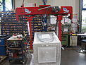 Vacuum lifter of the company AERO-LIFT in the electrical industry for washing machines box grippers