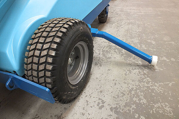 Detail view of the support wheel of the CLAD-LIFT series mobile vacuum lifter