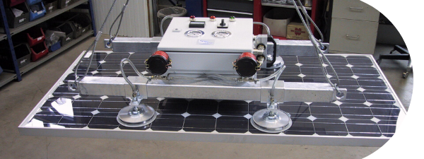 Vacuum lifter optimally lifts particularly sensitive solar panels in the production hall